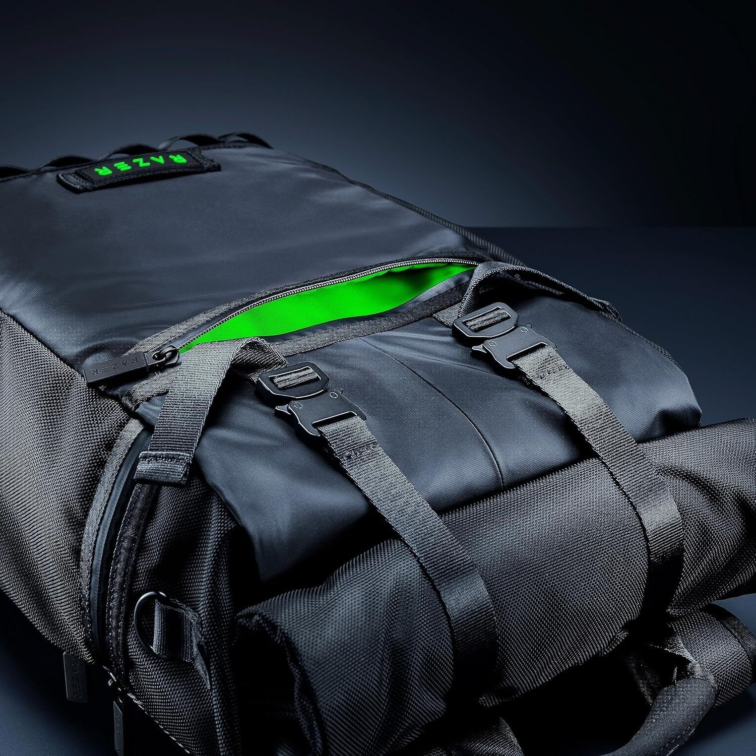 Razer Recon 15-inch Rolltop Backpack - Black